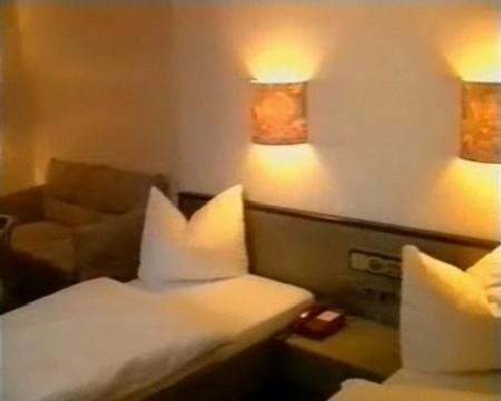 Hotel Merkur Garni Zwickau Esterno foto